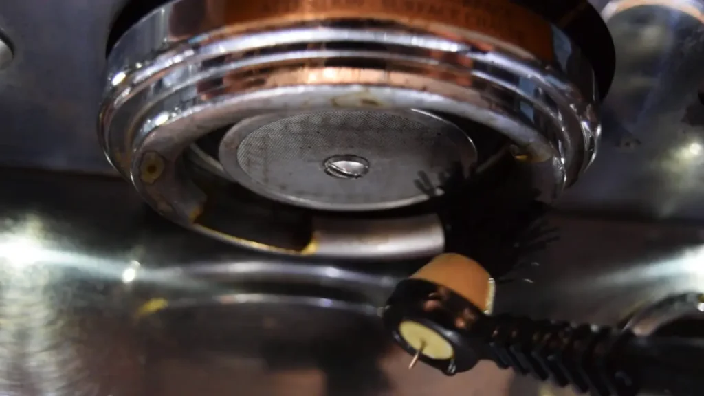 how to clean group head of espresso machine